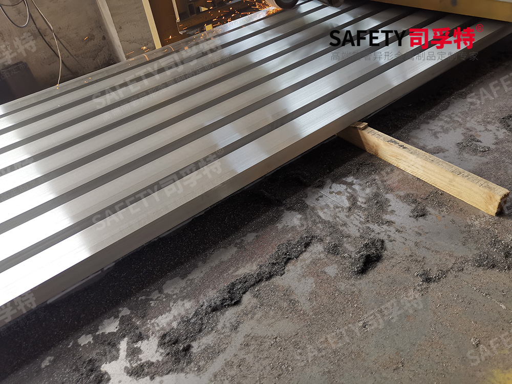 精制鋼(精制鋼)、型鋼、直角方管之間的區別,各自應用在哪方面?- 廣州司孚特精制鋼(圖2) 2.jpg