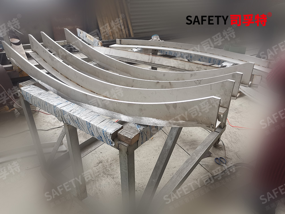 司孚特專業不銹鋼護欄立柱、不銹鋼駁接、玻璃夾具、不銹鋼精致鋼圓管方管生產廠家(圖5) 1 (7).jpg