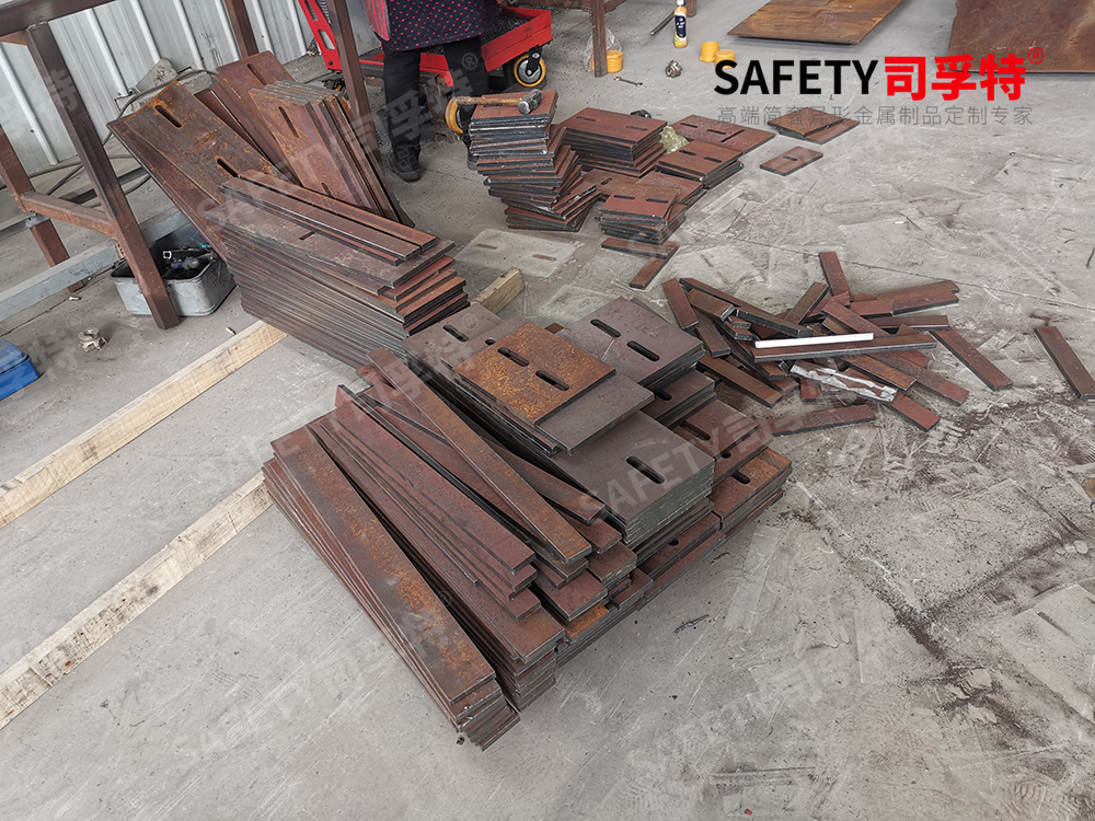 司孚特專業不銹鋼護欄立柱、不銹鋼駁接、玻璃夾具、不銹鋼精致鋼圓管方管生產廠家(圖11) 1 (11).jpg