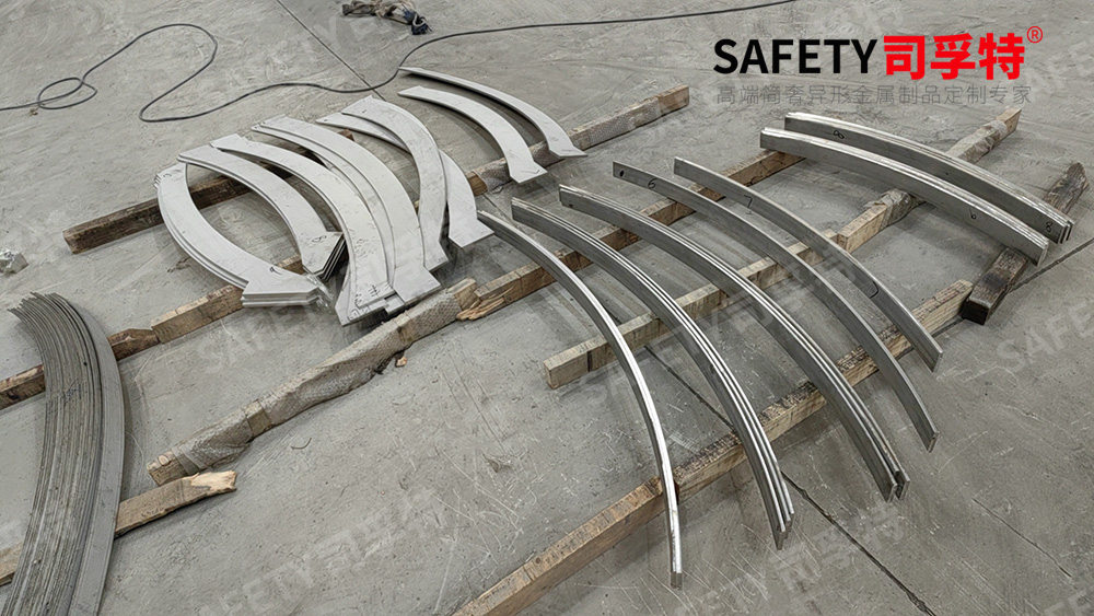 司孚特專業不銹鋼護欄立柱、不銹鋼駁接、玻璃夾具、不銹鋼精致鋼圓管方管生產廠家(圖3) 1 (13).jpg