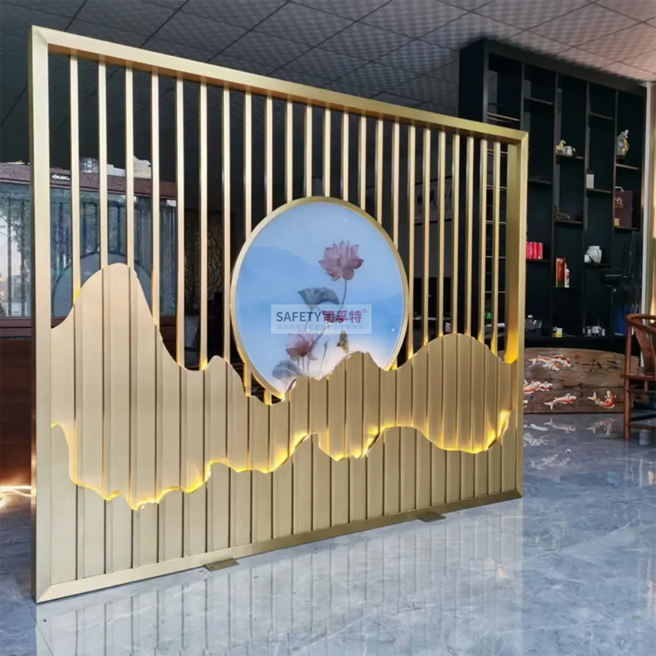 金屬山水屏風隔斷:新中式古典風,精致優雅,輕奢舒適(圖4) 金屬山水屏風隔斷:新中式古典風,精致優雅,輕奢舒適(圖4)