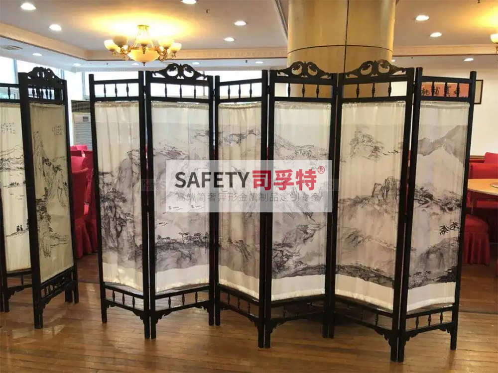金屬屏風有哪些種類？什么材質的金屬屏風好？[司孚特金屬屏風](圖1)